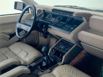 35 lat Renault 25